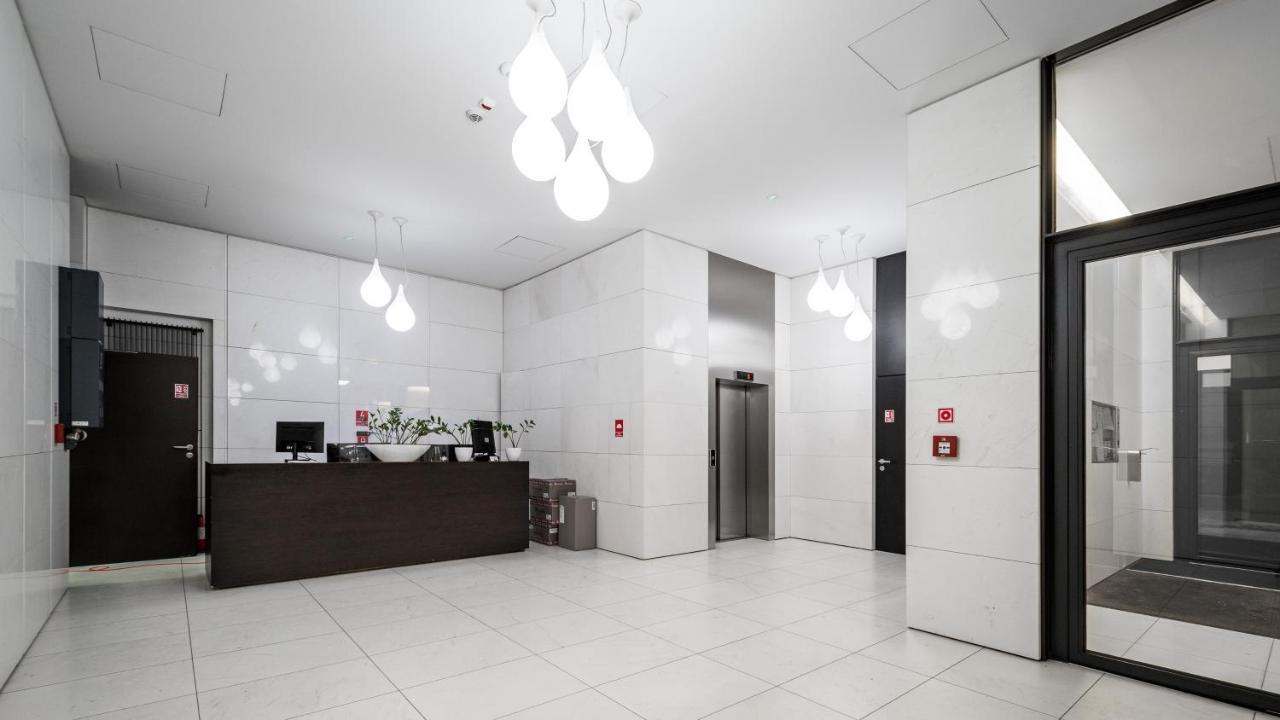 ורשה Apartamenty Sun & Snow 19 Dzielnica With Free Parking מראה חיצוני תמונה