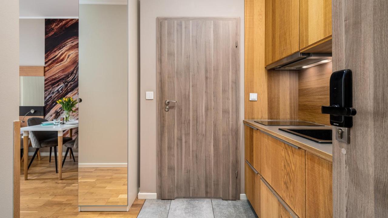 ורשה Apartamenty Sun & Snow 19 Dzielnica With Free Parking מראה חיצוני תמונה