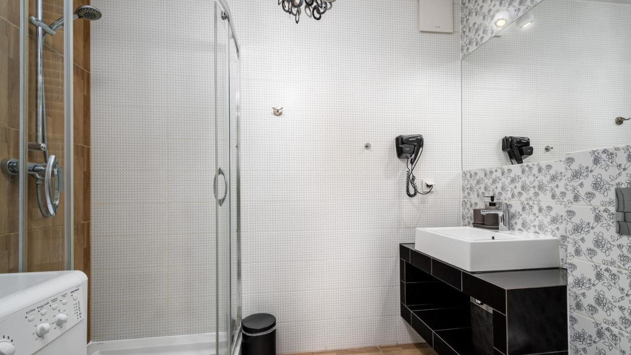 ורשה Apartamenty Sun & Snow 19 Dzielnica With Free Parking מראה חיצוני תמונה